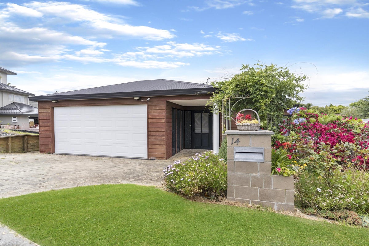 14 McCahill Views, Botany Downs, Auckland - Carousel 1