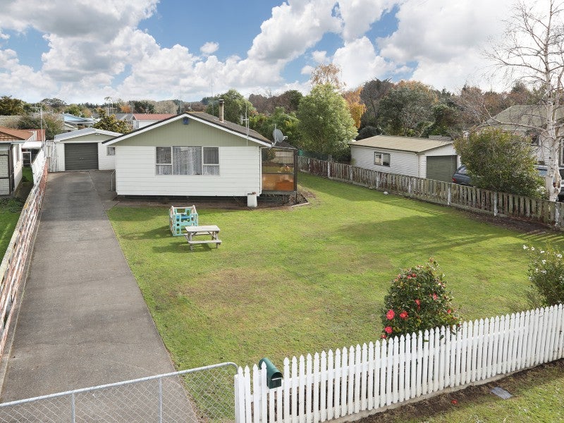 17 Hammond Street, Bulls - Carousel 16