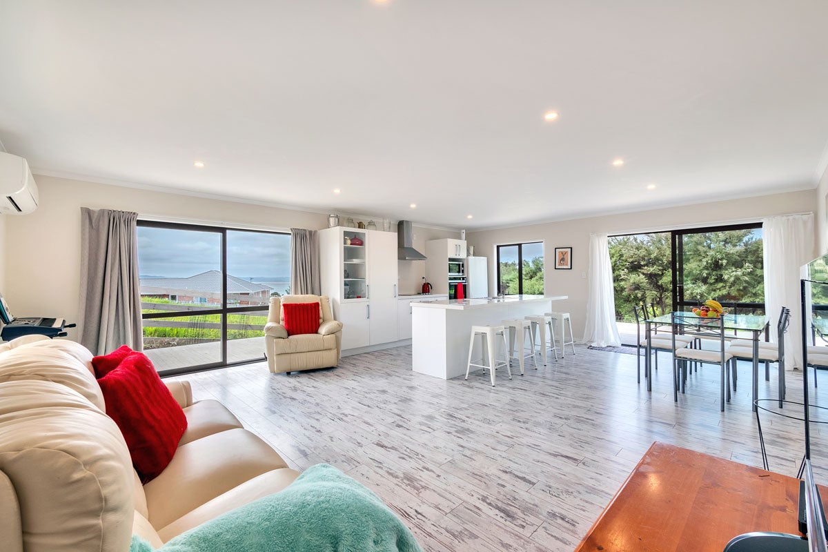 41 Omana Avenue, Helensville - Carousel 2