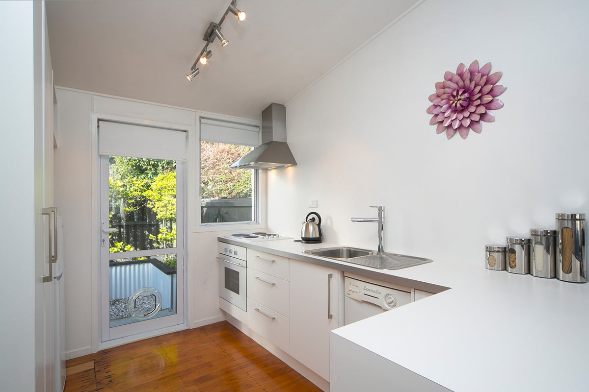 2/65 Mariri Road, Onehunga, Auckland - Carousel 2