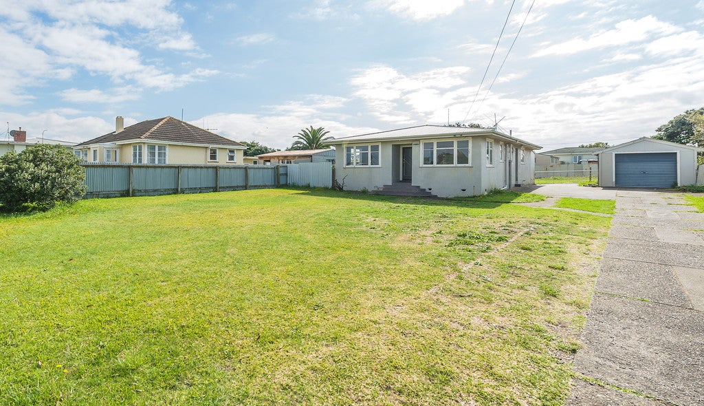 30 Cornfoot Street, Castlecliff, Whanganui - Carousel 1