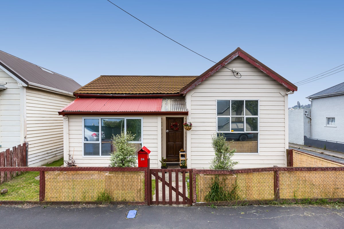 24 Wesley Street, South Dunedin, Dunedin - Carousel 1