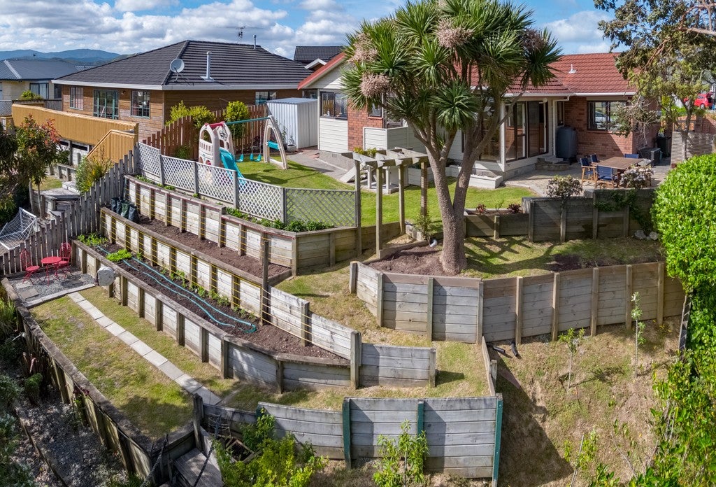 5A Opurere Grove, Tirohanga, Lower Hutt - Carousel 16