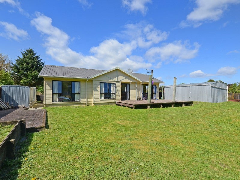 41 Delaware Grove, Totara Park, Upper Hutt - Carousel 2