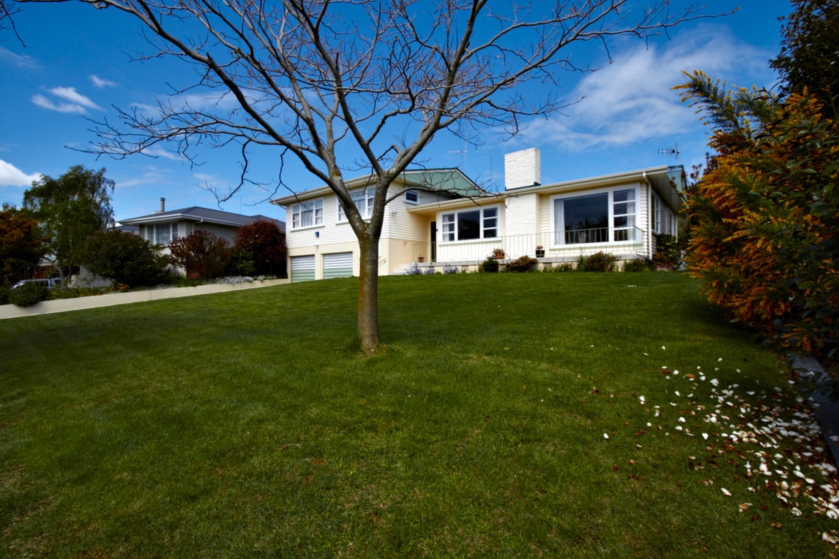 28 Churchill Avenue, Hokowhitu, Palmerston North - Carousel 2
