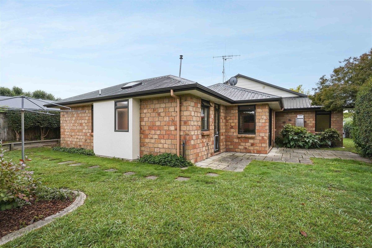 41 Cairns Crescent, Rototuna, Hamilton - Carousel 15