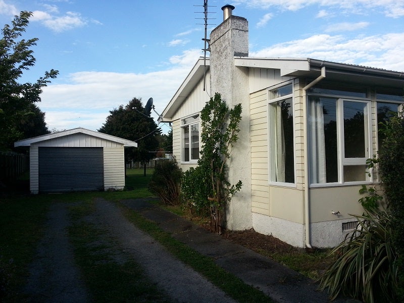 71 Bell Street, Featherston - Carousel 2