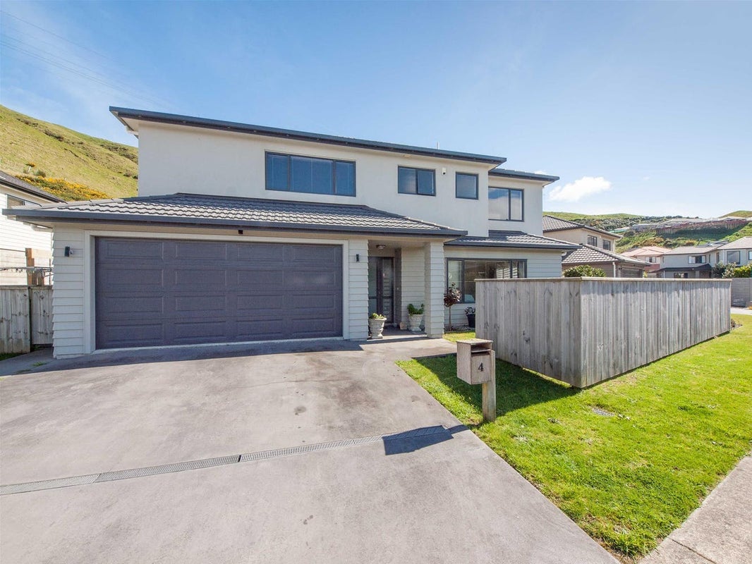 4 Moston Grove, Churton Park, Wellington - Carousel 1