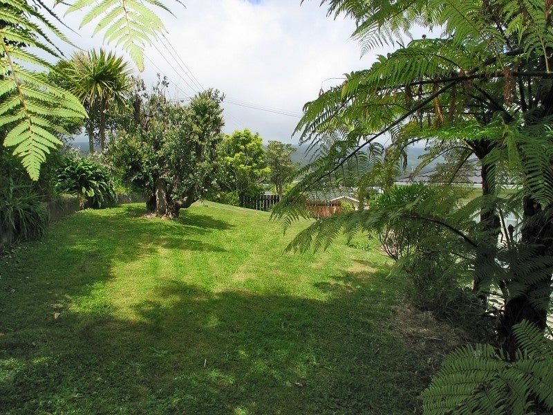 1 Kiwi Crescent, Tawa, Wellington - Carousel 2