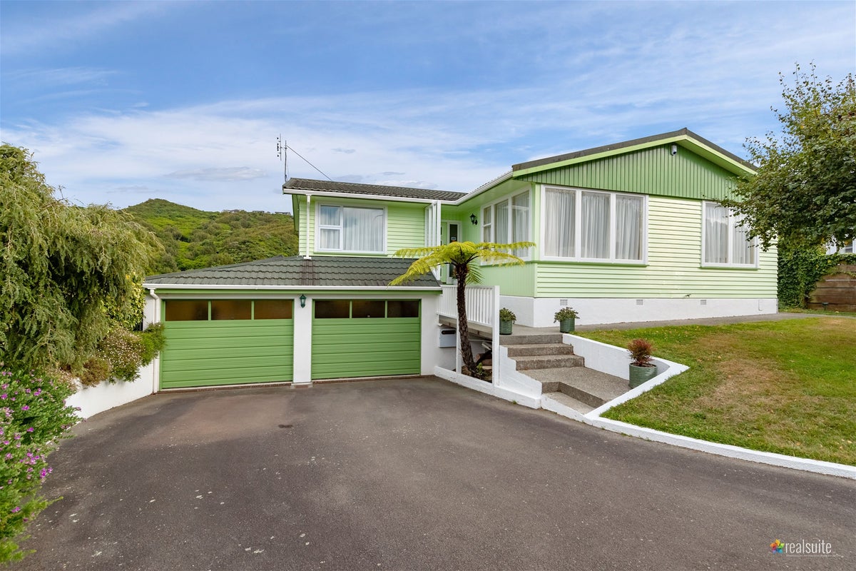 15 Maple Grove, Maungaraki, Lower Hutt - Carousel 2