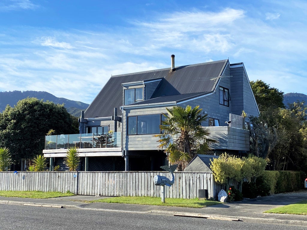 83 Selwyn Street, Takaka - Carousel 1