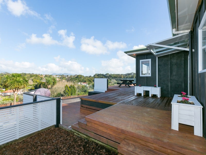 14 Sycamore Grove, Lower Vogeltown, New Plymouth - Carousel 1