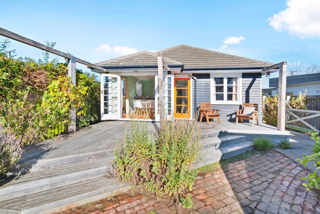38 Blake Street, New Brighton, Christchurch - Carousel 1