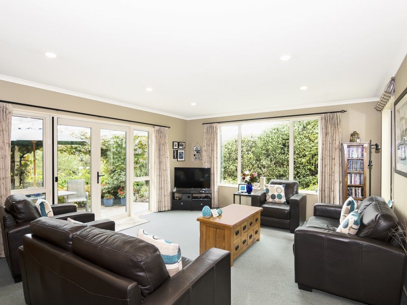 6 Redere Place, Richmond - Carousel 2