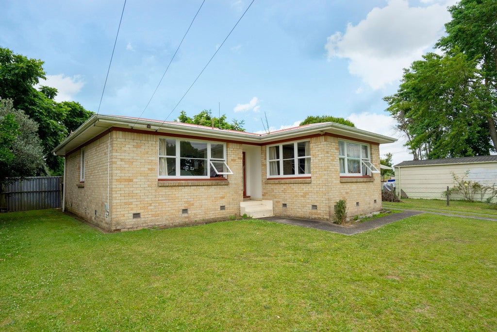 51 Shakespeare Avenue, Enderley, Hamilton - Carousel 1