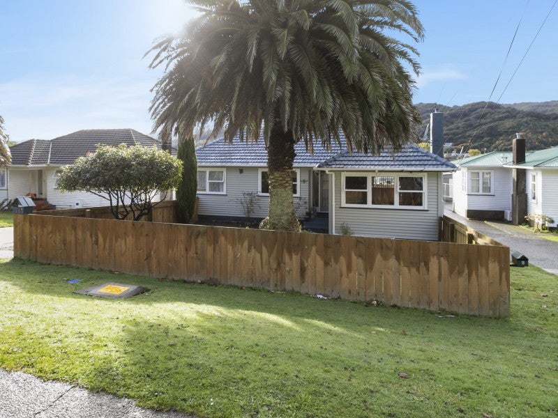 13 Main Road, Wainuiomata, Lower Hutt - Carousel 16