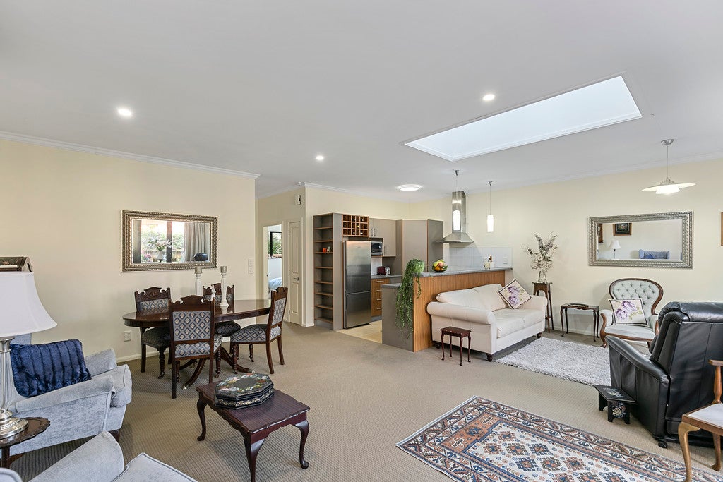 52 Futuna Close, Karori, Wellington - Carousel 1