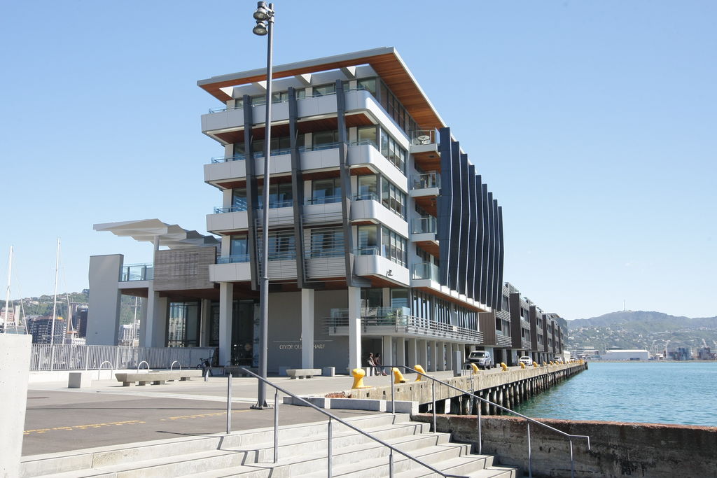 3B/5 Clyde Quay Wharf, Te Aro, Wellington - Carousel 2