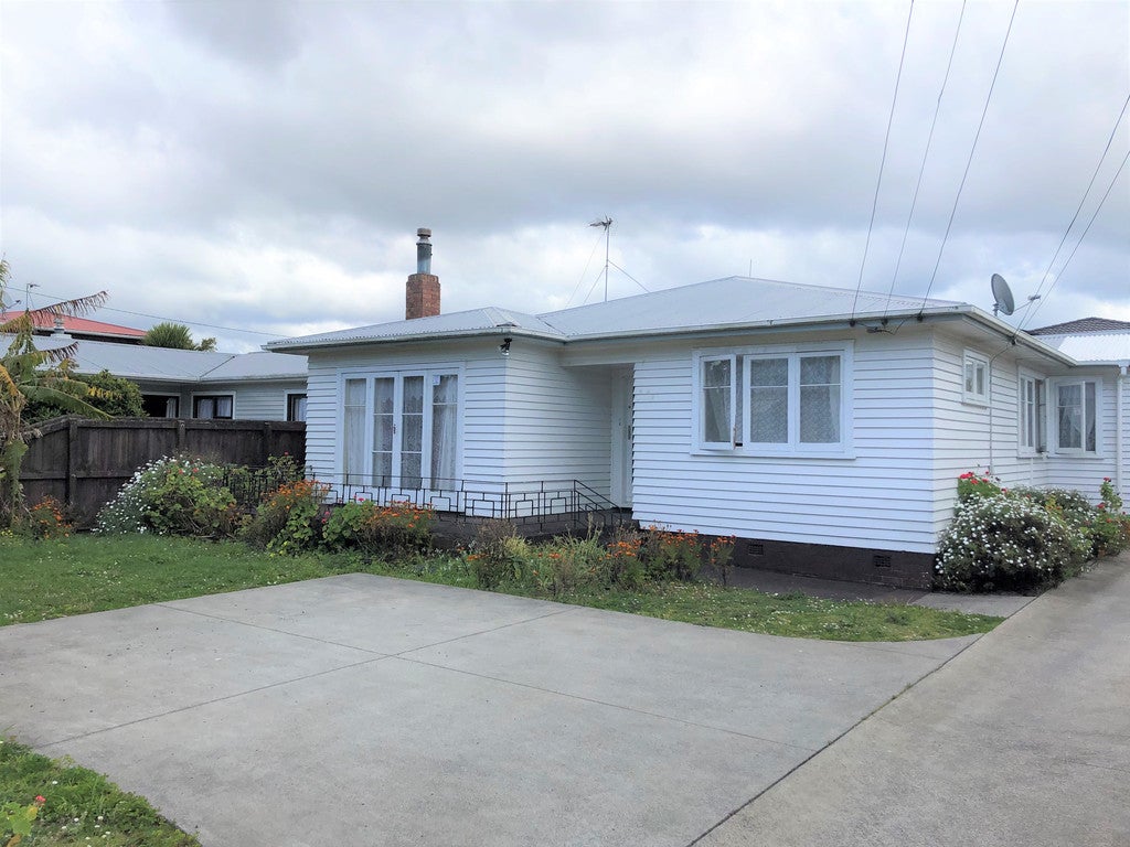 16 Rathgar Road, Henderson, Auckland - Carousel 1