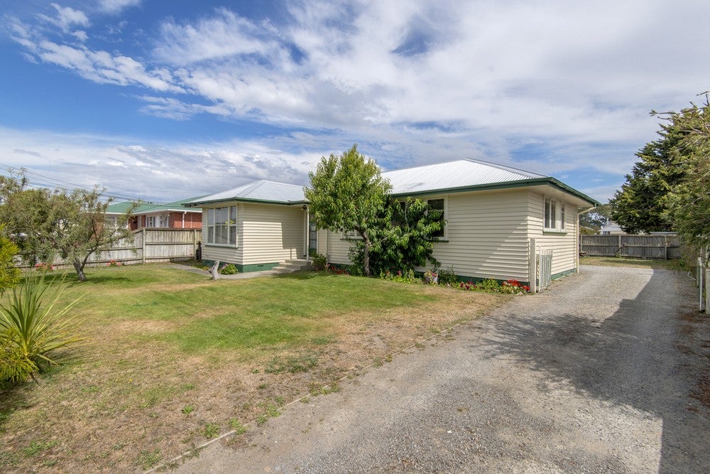 57 Lyndhurst Crescent, Aranui, Christchurch - Carousel 1