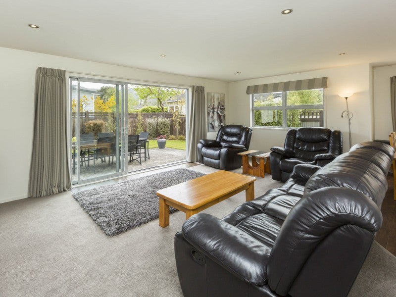 10 Kiln Street, Silverstream, Upper Hutt - Carousel 2
