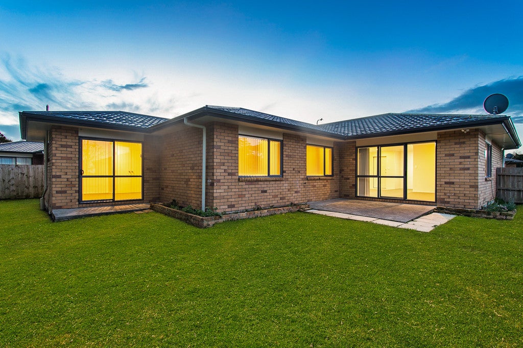 4 Neesons Way, Glendene, Auckland - Carousel 1