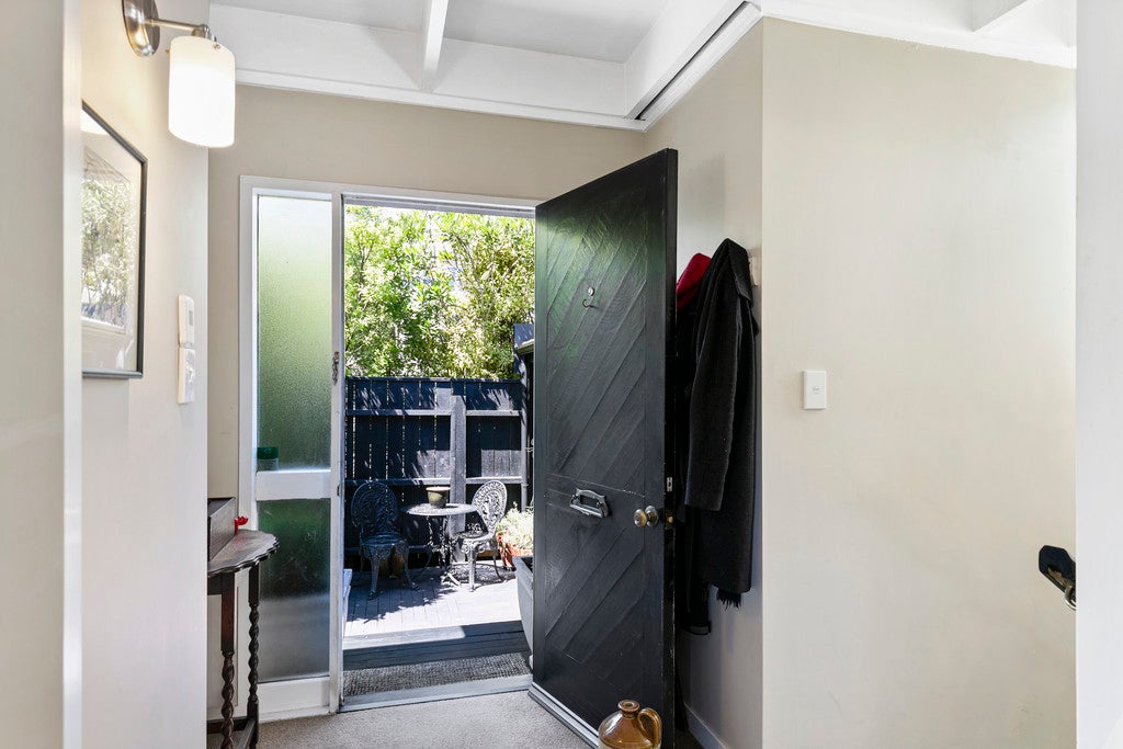 7 Newcombe Crescent, Karori, Wellington - Carousel 19