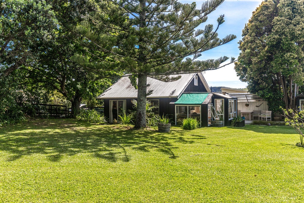 46 Onetangi Road, Onetangi, Waiheke Island - Carousel 2