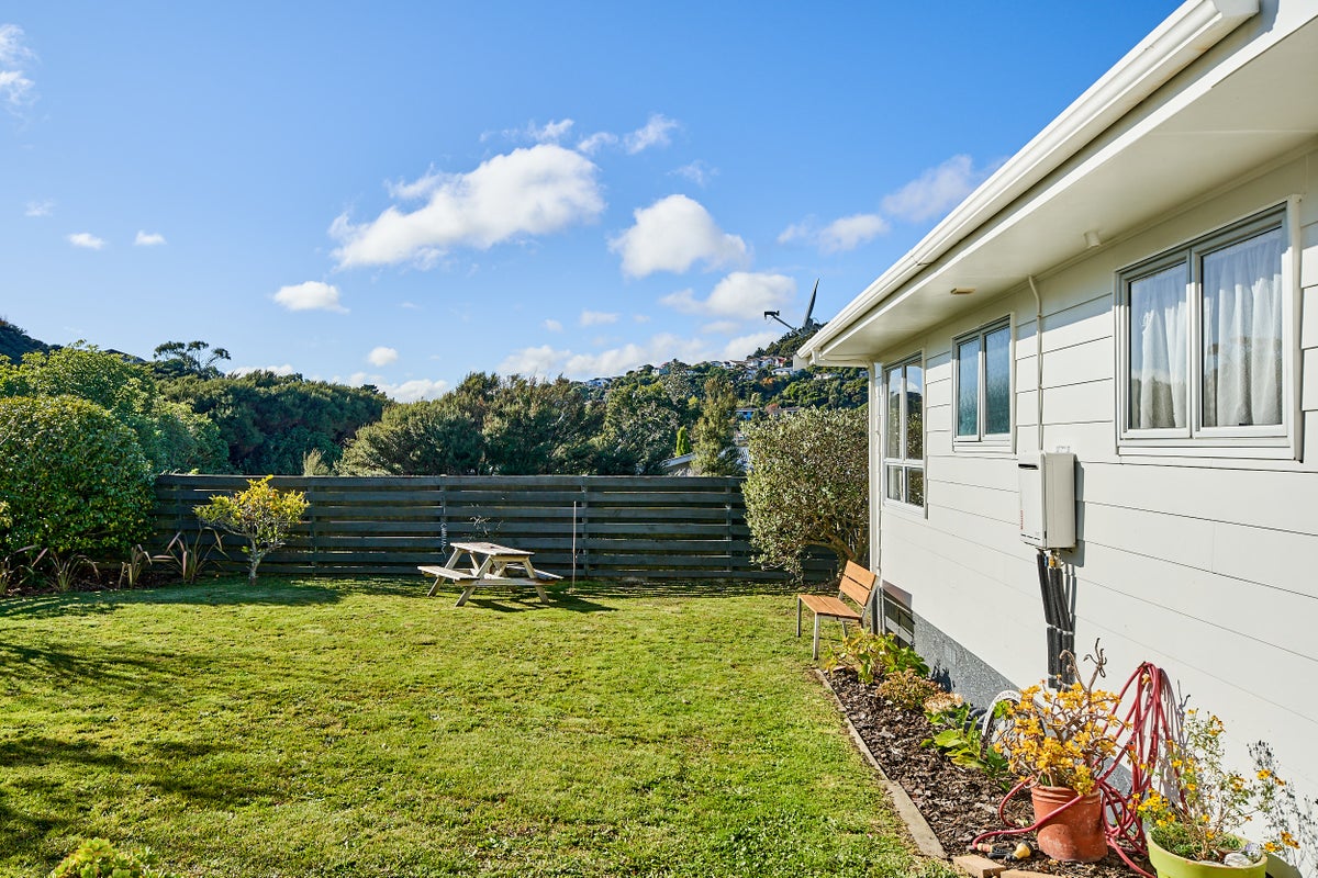 3 Woolwich Close, Whitby, Porirua - Carousel 14