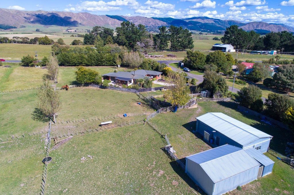 10 Eyre Road, Linton, Palmerston North - Carousel 1