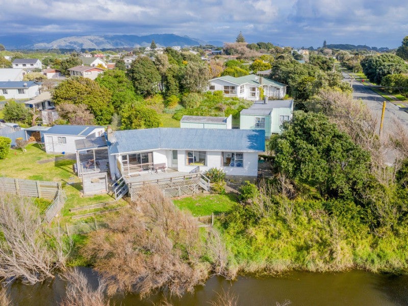 2B Mahoe Street, Otaki Beach, Otaki - Carousel 1