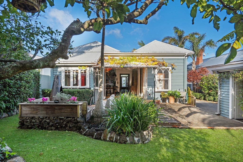 13 Sandringham Road, Mount Eden, Auckland - Carousel 2