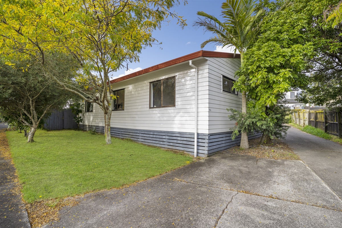 1/27 De Quincey Terrace, Highland Park, Auckland - Carousel 26