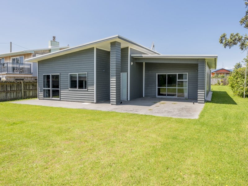 38 Rua Avenue, Waitarere Beach, Levin - Carousel 1