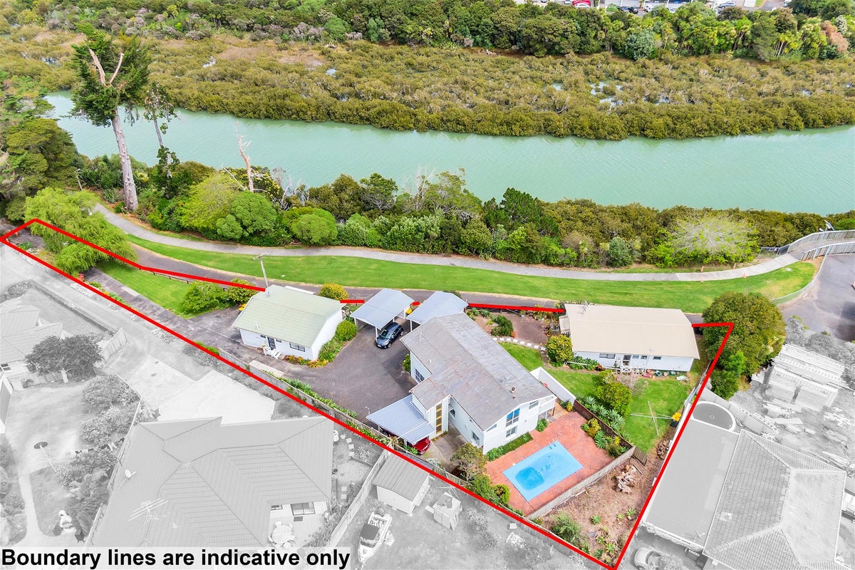 141 Flanshaw Road, Te Atatu South, Auckland - Carousel 1