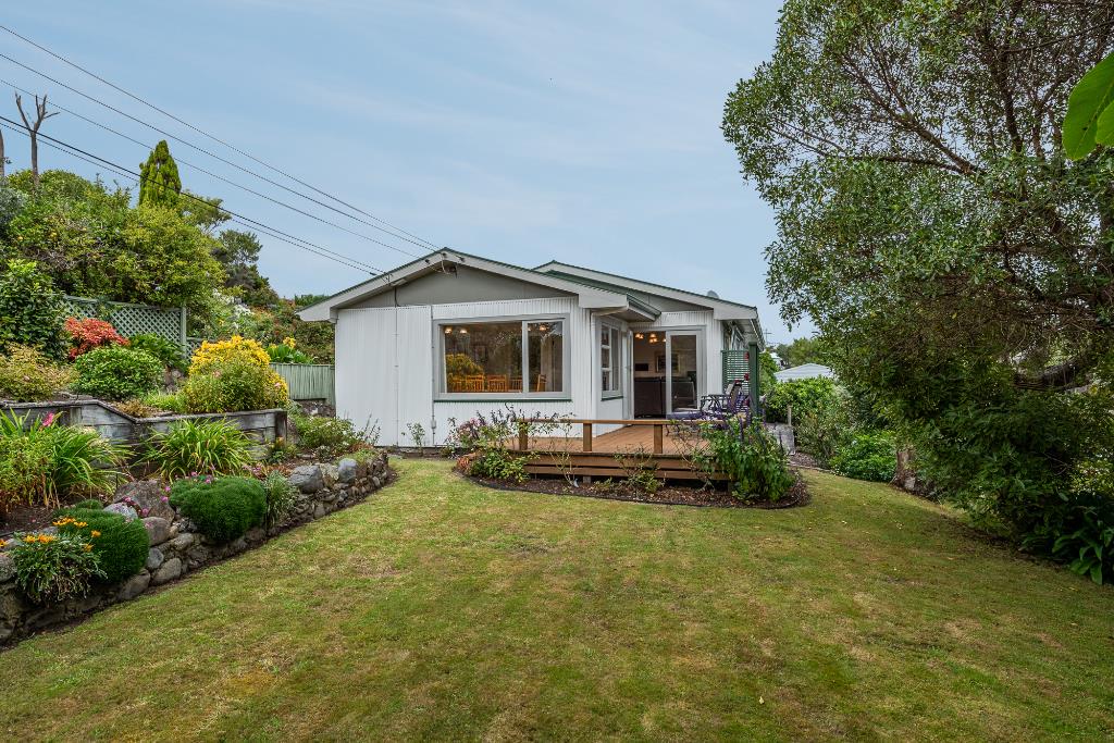 5 Kaka Road, Raumati Beach, Paraparaumu - Carousel 1