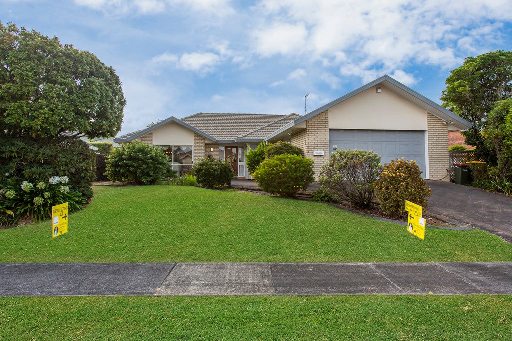 10 Keswick Close, Northpark, Auckland - Carousel 1