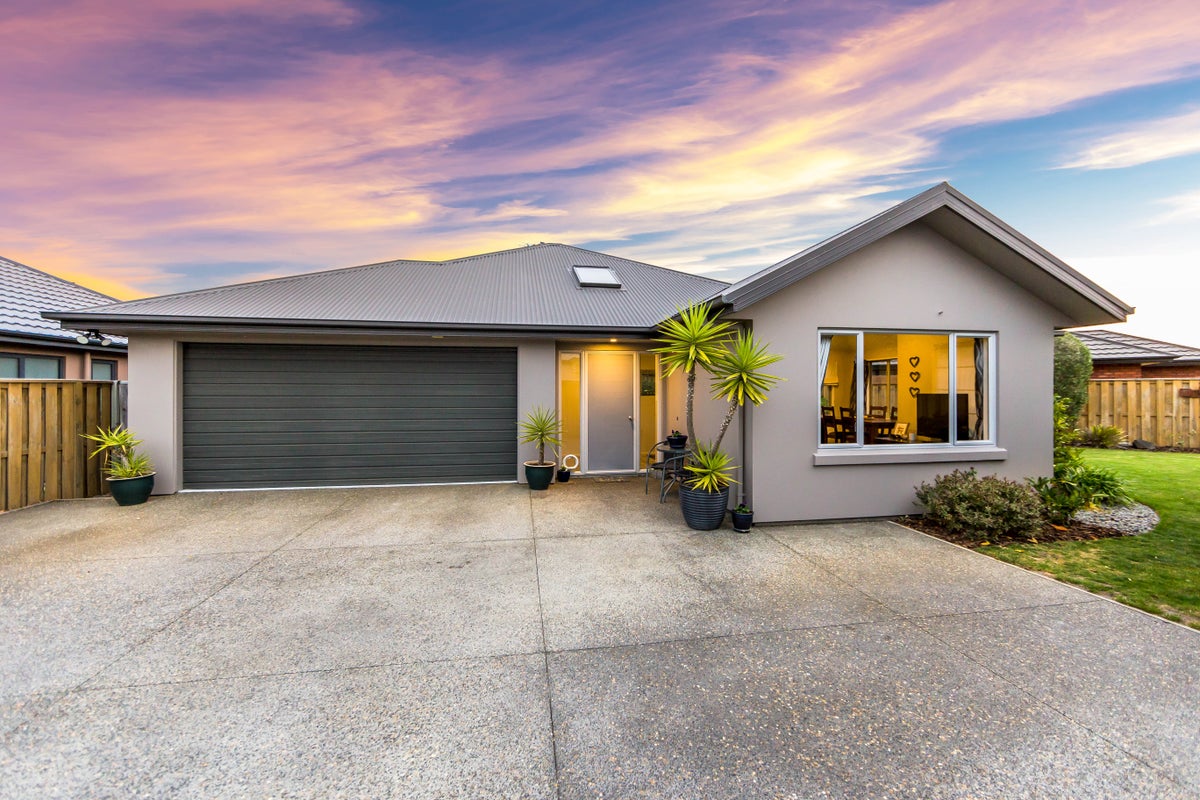 37 Beechwood Drive, Northwood, Christchurch - Carousel 1