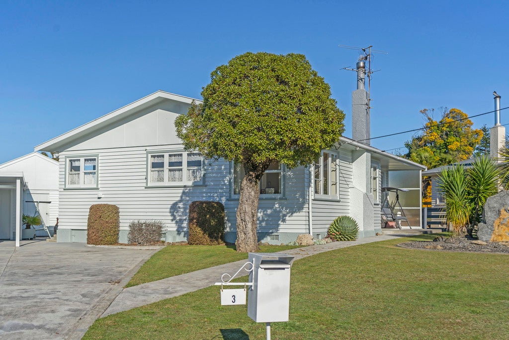 3 Kowhai Place, Lansdowne, Masterton - Carousel 1