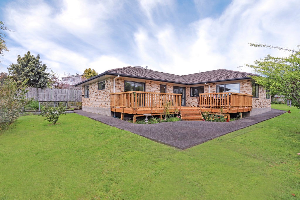 14 Redhaven Place, Bethlehem, Tauranga - Carousel 1