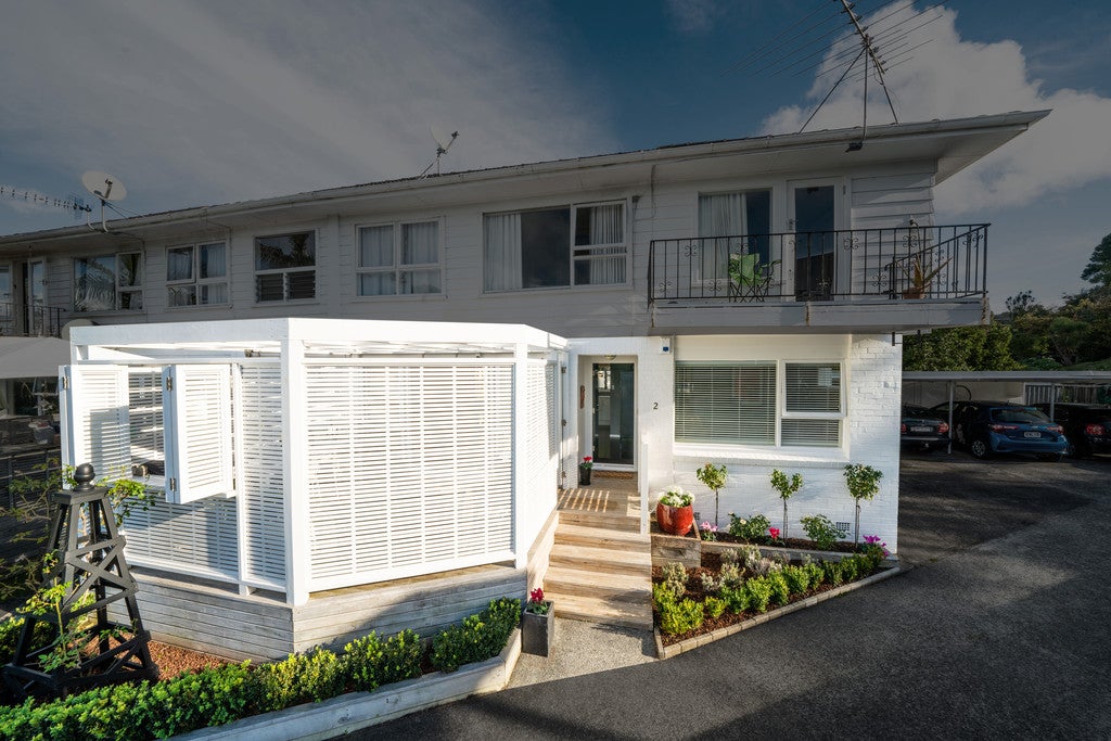 2/25 Roberta Avenue, Glendowie, Auckland - Carousel 1