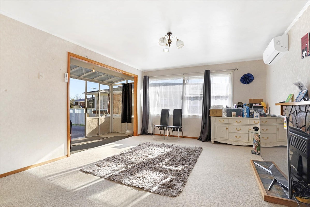 10 Beech Crescent, Hillcrest, Hamilton - Carousel 2