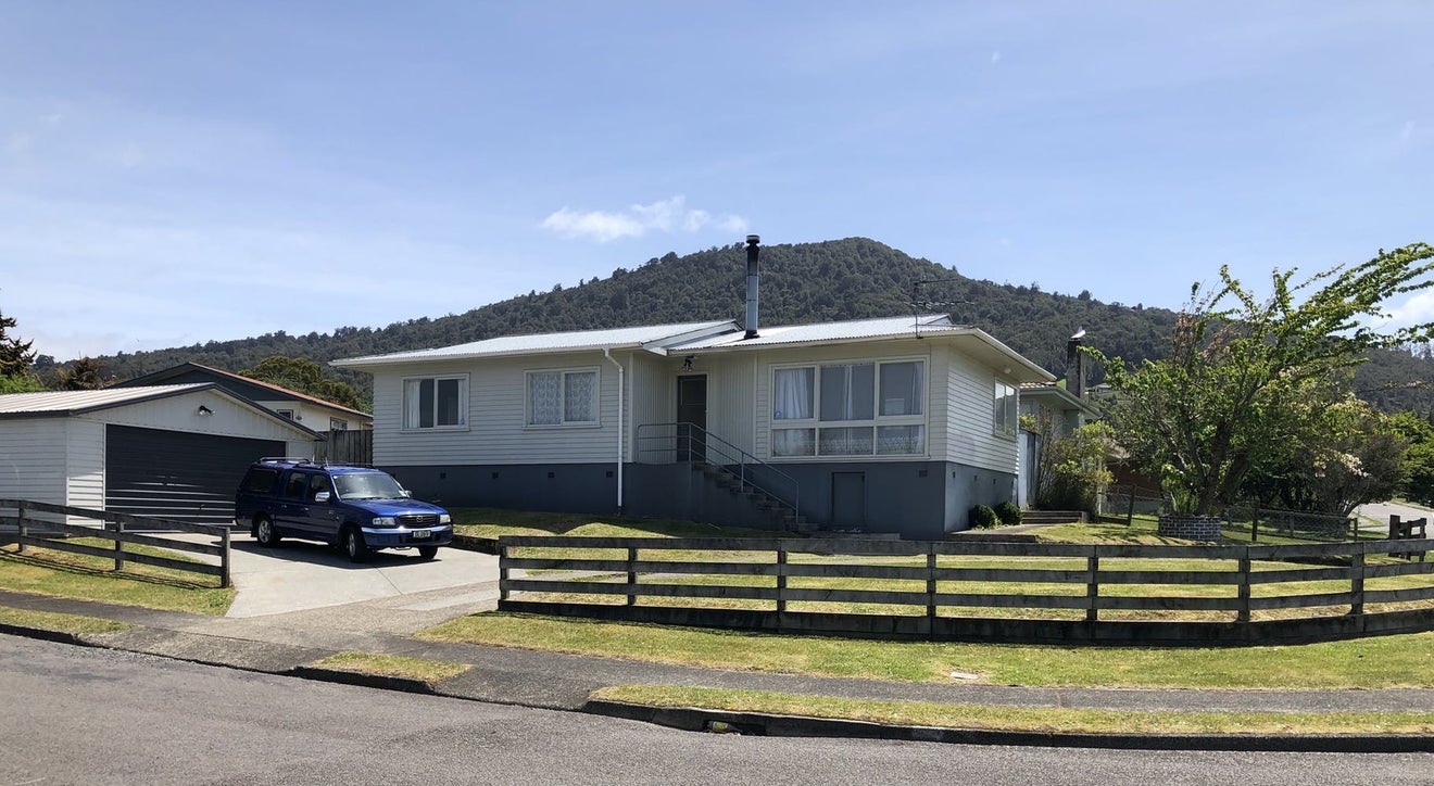 33 Gem Street, Pukehangi, Rotorua - Carousel 1
