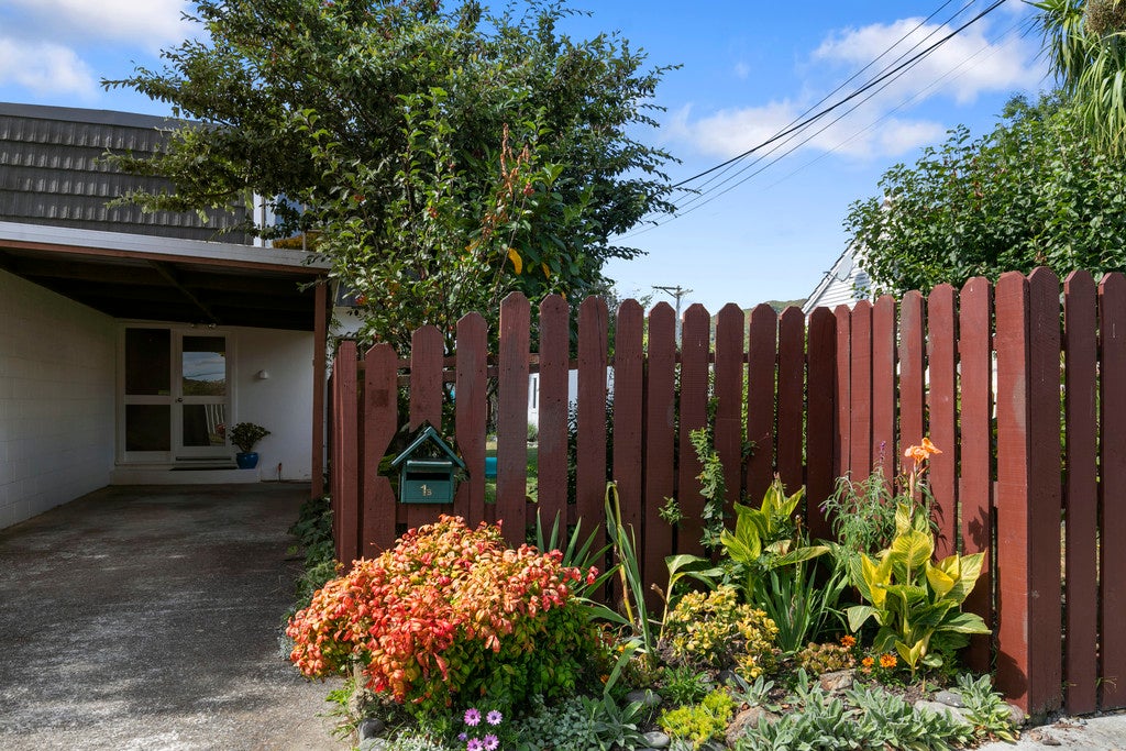 1B Hamua Grove, Waiwhetu, Lower Hutt - Carousel 18