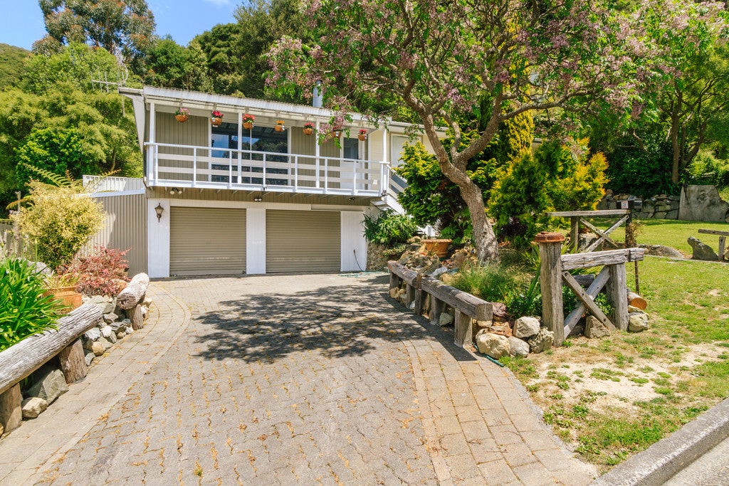 3 Vermont Grove, Wainuiomata, Lower Hutt - Carousel 2