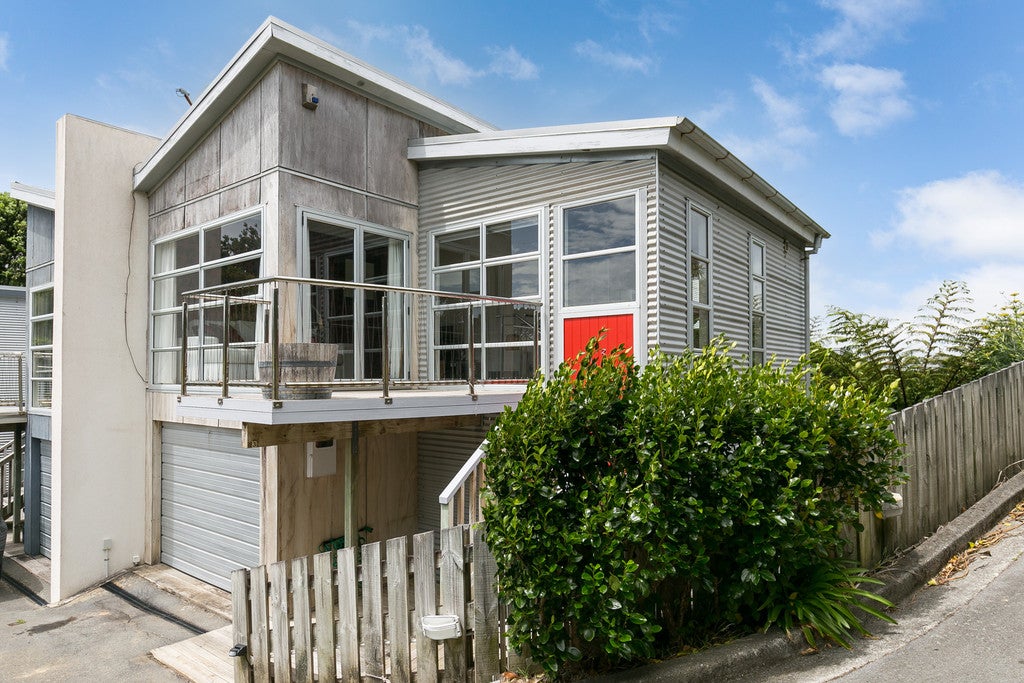 13 Rhine Street, Island Bay, Wellington - Carousel 1