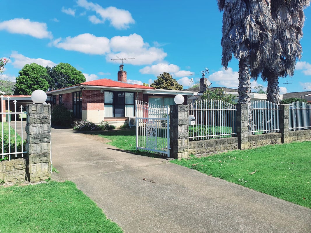 20 Puhinui Road, Manukau, Auckland - Carousel 1