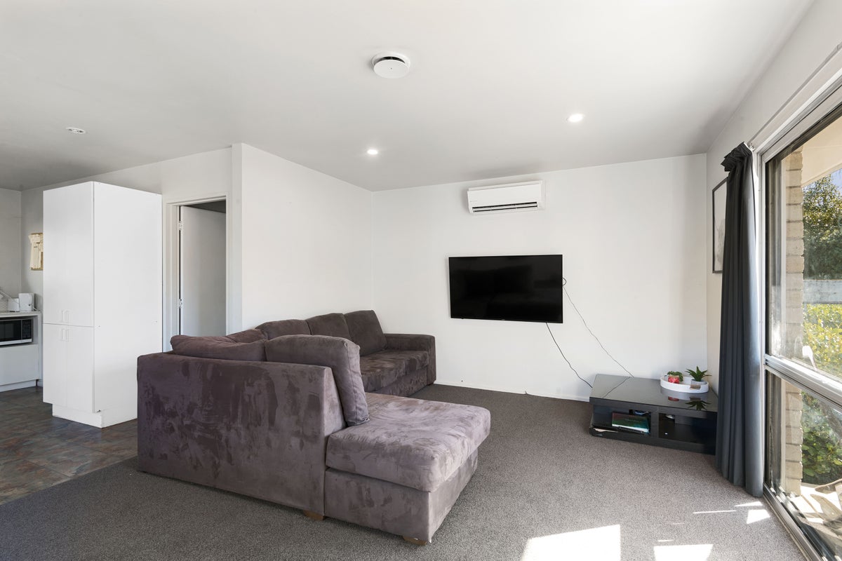 2/64 Crofton Road, Harewood, Christchurch - Carousel 2