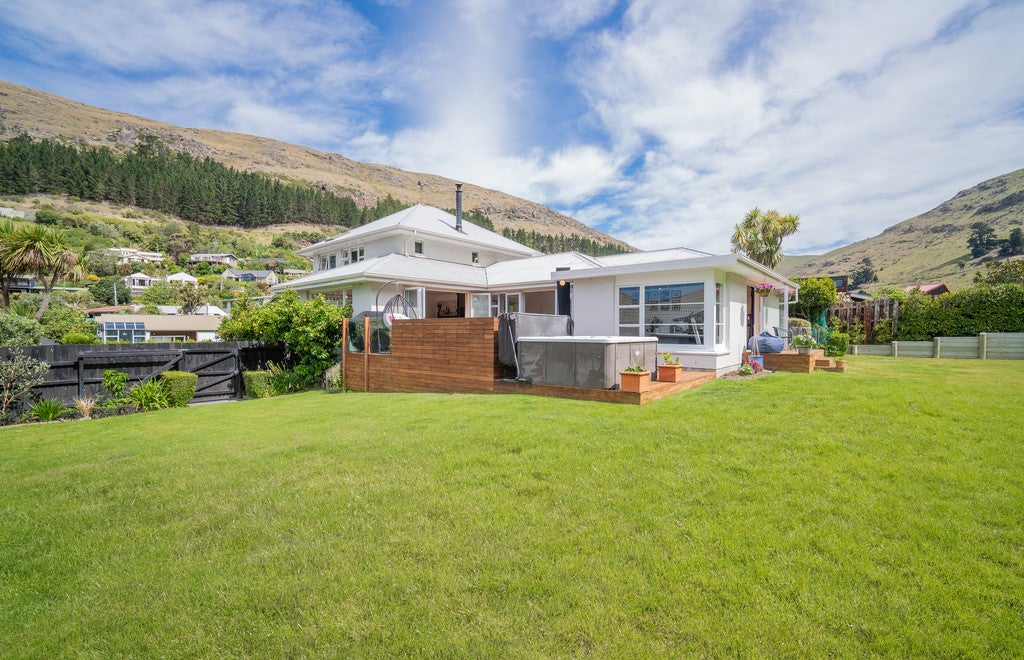 6 Sumnervale Drive, Sumner, Christchurch - Carousel 1