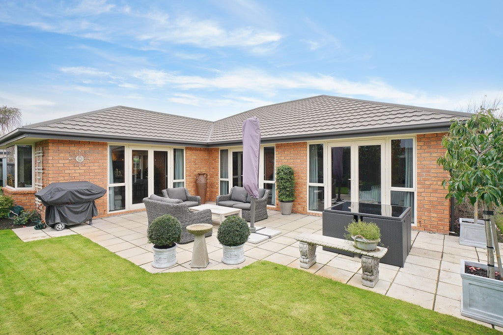 6 Beechwood Drive, Northwood, Christchurch - Carousel 1